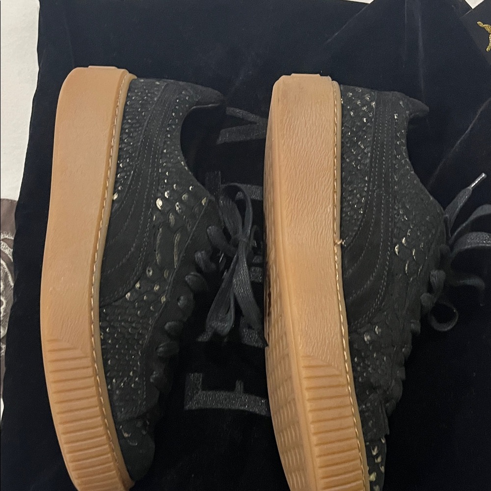 Puma suede Black and gold Sneakers - Picture 8 of 10